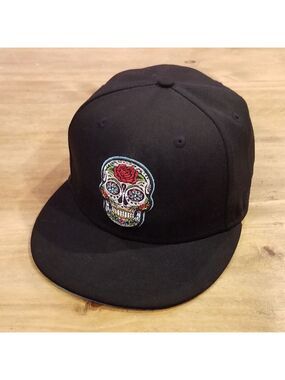 Rings & Crowns Sugar Skulls Hat Size 7 1/8 Fitted Black Skull Rose